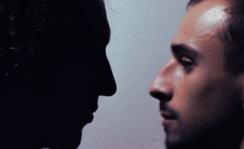 Poster festival musicale senape e bianco con cerchi - 4 maggio 2025_page-0001